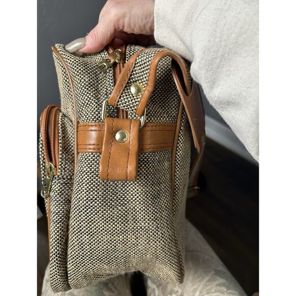 Vintage Samsonite Tweed Luggage. Overnight bag. Carry on. Travel. Classic. - Picture 4 of 8